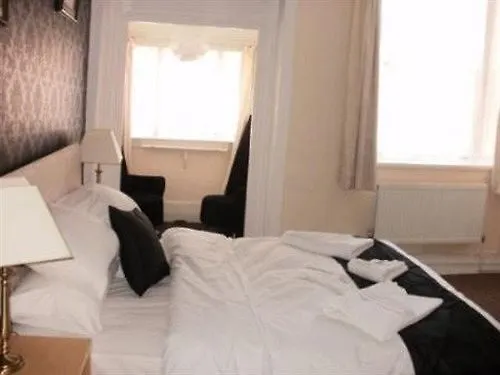 Top Hotels in Windsor London UK